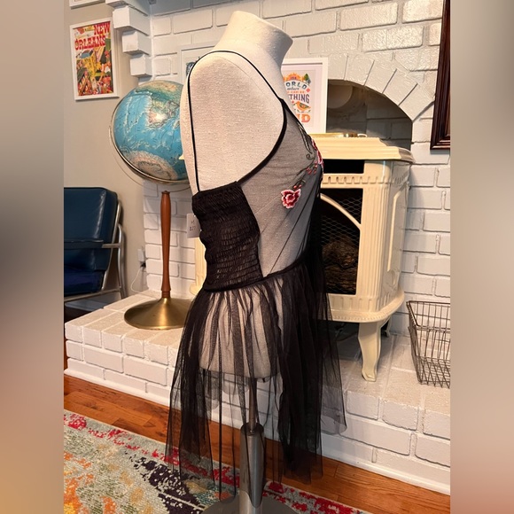 Black floral tulle overlay Medium by Illa Illa.NWT - Picture 3 of 5